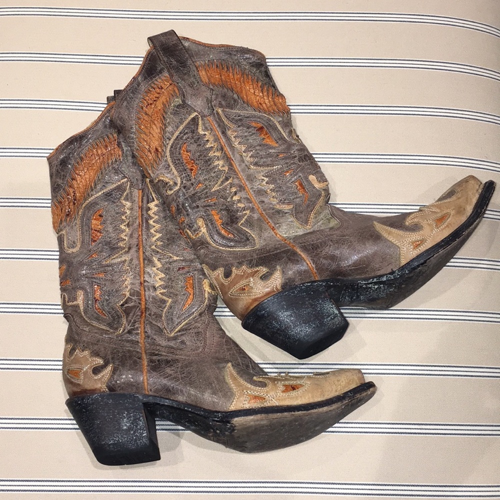 Corral boots